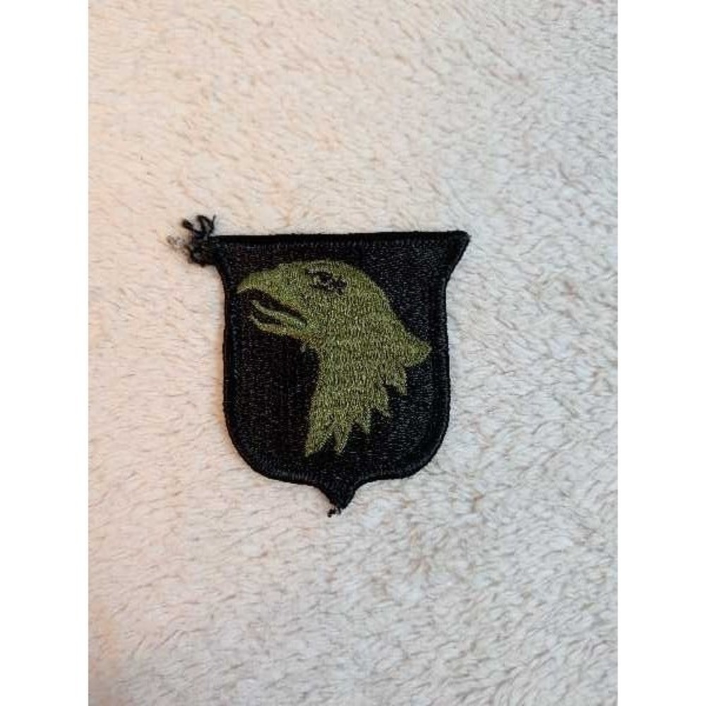 101st Airborne Division Patch Embroidered Military Insignia Eagle Crest Badge